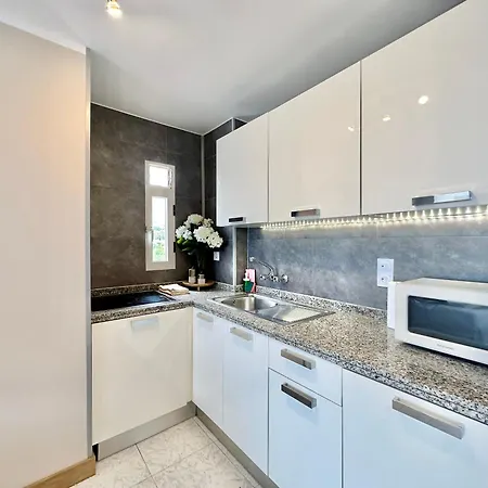 Torres De Yomely -y3a Playa de las Américas