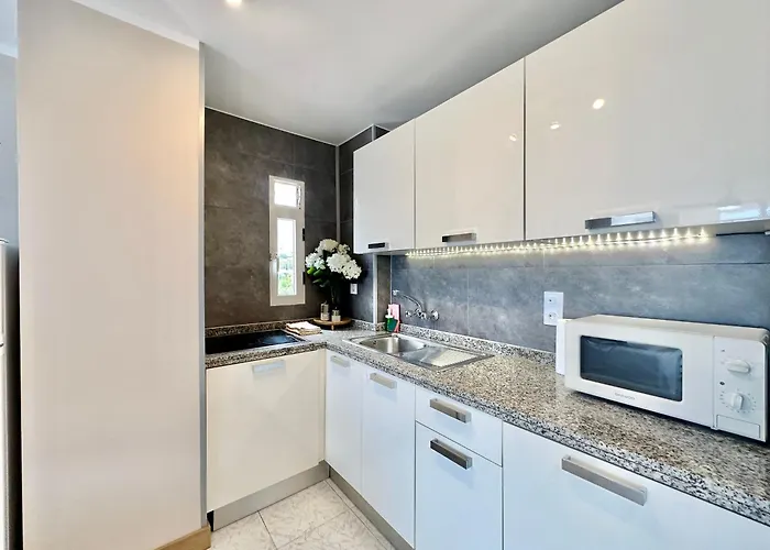 Torres De Yomely -y3a Playa de las Américas