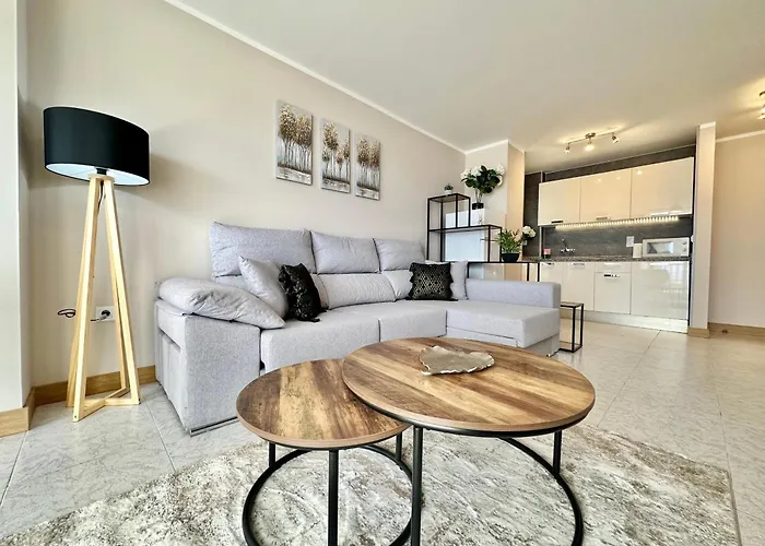 Torres De Yomely -y3a * Playa de las Américas