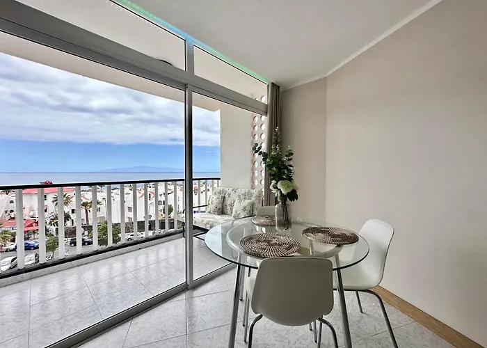 Torres De Yomely -y3a Playa de las Américas