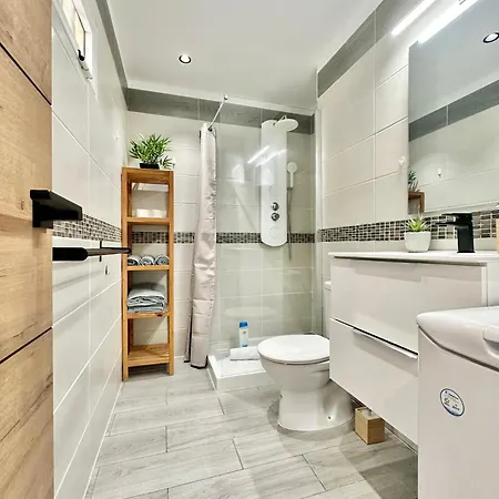 Torres De Yomely -y3a Playa de las Américas