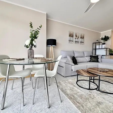 Torres De Yomely -y3a 美洲海滩