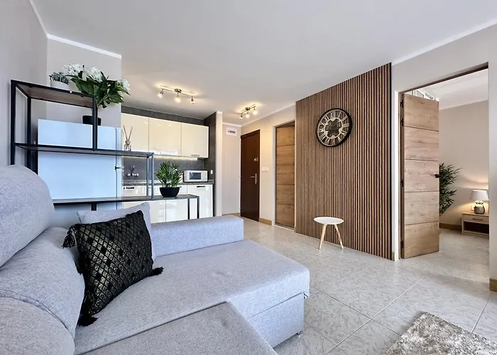 Torres De Yomely -y3a * Playa de las Américas